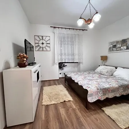 Leptiric Apartman Pula